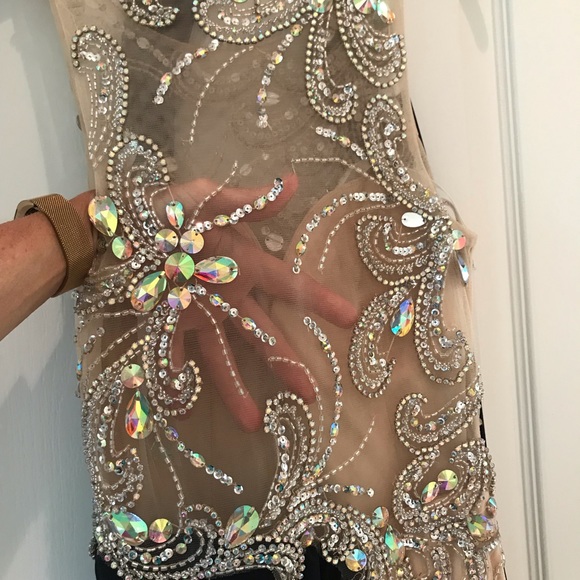 New Cache’ size 2 black/flesh tone/sequin gown - Picture 6 of 8